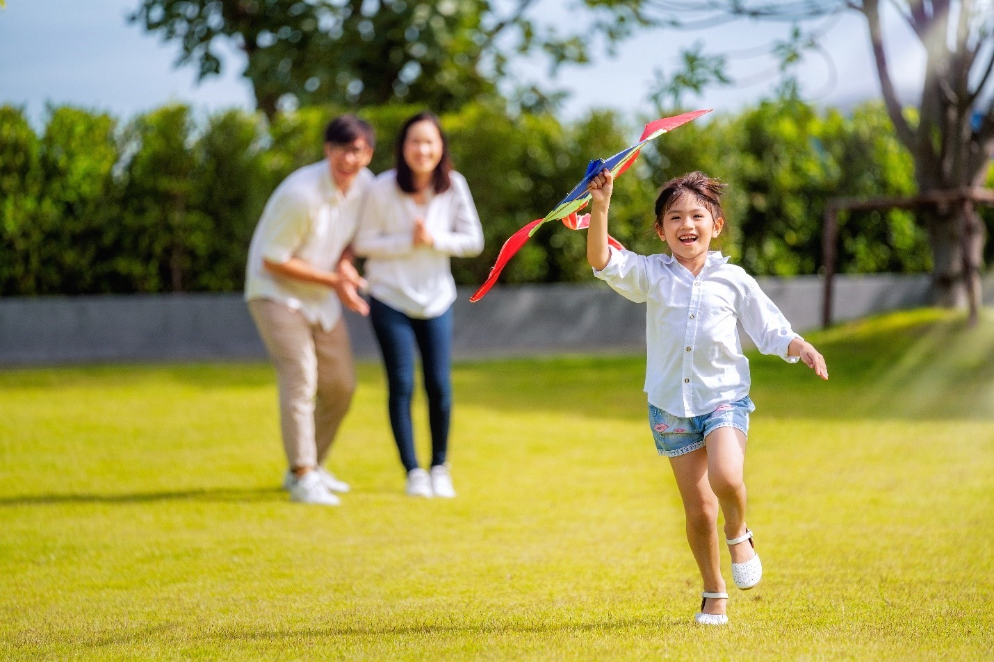 Cho trẻ vận động, chơi đùa giúp tăng sức đề kháng